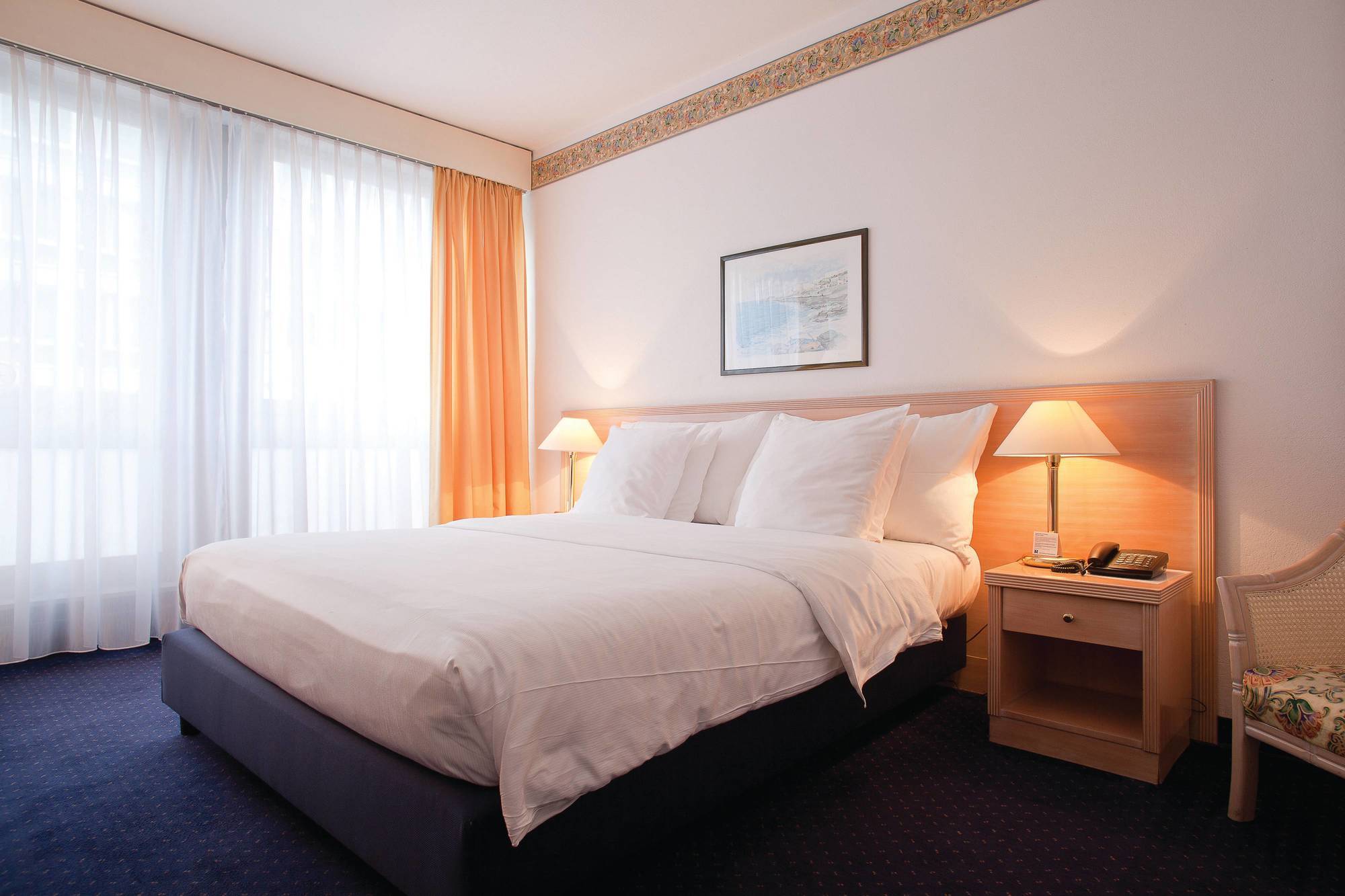 Longchamp Hotel